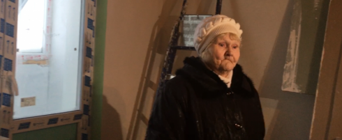 Активисты Народного фронта в Сургуте добились выделения жилья для одинокой пенсионерки Активисты Народного фронта в Сургуте добились выделения жилья для одинокой пенсионерки