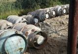 В Нефтеюганске коммунальщики закопали в землю баллоны с ядом