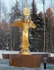 Скульптура "Ангел-хранитель" в г. Нягань уникальна. 