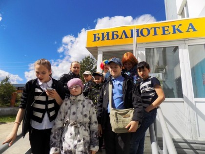 Статус библиотеки семейного чтения она получила одна из первых в Тюменской области и первая в Ханты-Мансийском автономном округе.