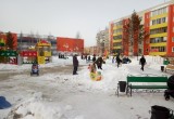 Детские площадки в Нягани завалены снегом. ФОТО