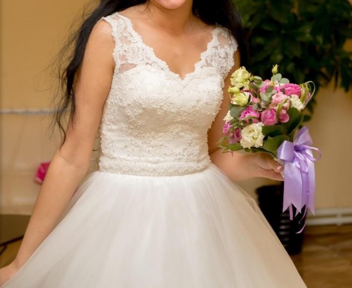 Айвори цвет платья. Свадебное платье рыбка с фатой. Ivory цвет. Шикарные свадебные платья. Цвет шампань, айвори и белый.