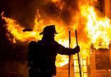 В Урае пожарные спасли из горящего дома 7 человек