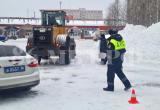 В Сургуте снегоуборочная техника насмерть сбила женщину. ВИДЕО