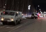 В Нягани при столкновении маршрутки и "УАЗа" пострадали 4 человека. ВИДЕО