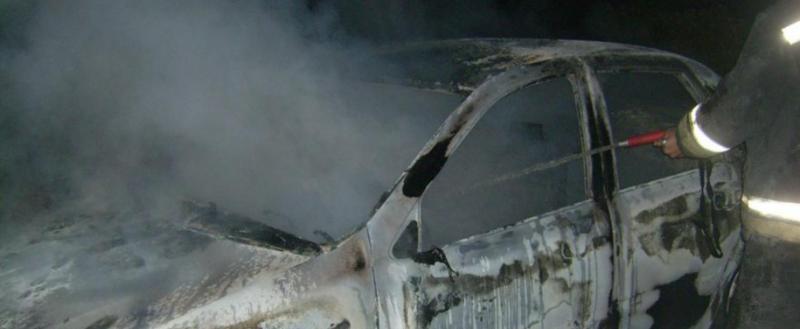 В Нягани горел автомобиль