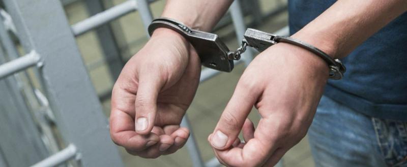 В Нягани при задержании молодой человек проглотил сверток с наркотиками
