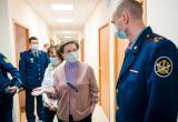 Губернатор Наталья Комарова посетила исправительный центр в Сургуте