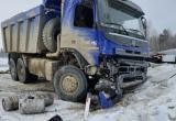 В Югре при столкновении двух грузовиков пострадали 4 человека. ФОТО