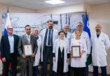 Губернатор Югры наградила врачей-волонтеров, работавших в ЛНР и ДНР