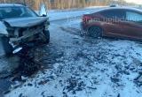 В Ханты-Мансийском районе на трассе "Тюмень - Ханты-Мансийск" в ДТП пострадали 5 человек. ФОТО