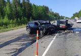 Две семьи - из Ямала и Югры - попали в ДТП на тюменской трассе