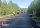 В Югре завершается укладка асфальтобетонного покрытия на участке трассы Октябрьское – Андра