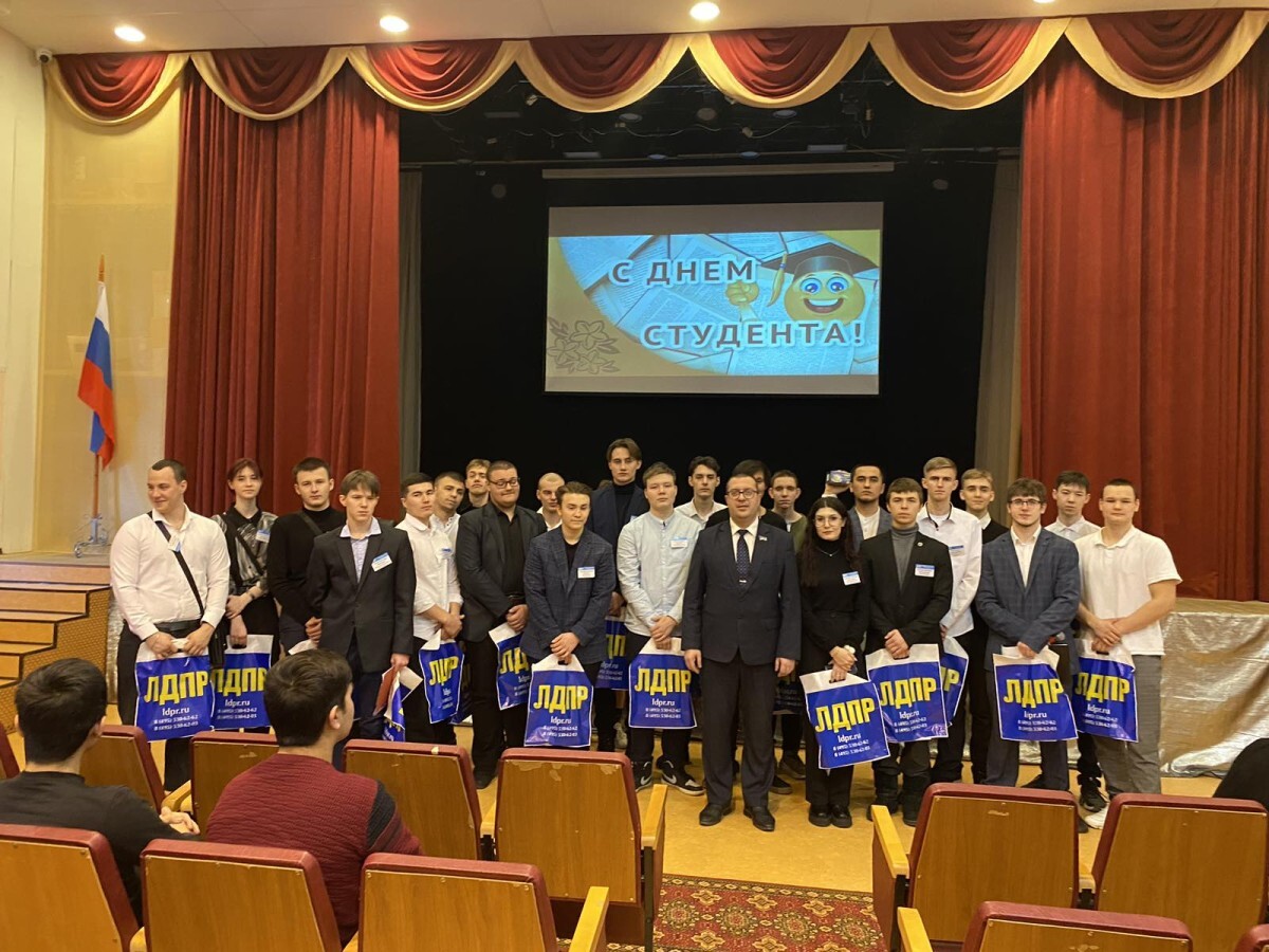Виктор Сысун: "ЛДПР &ndash; за достойную жизнь студента"  