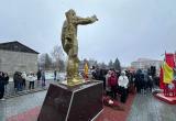 Жители Нягани почтили память ветеранов Великой Отечественной войны, возложив цветы