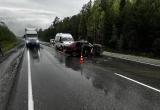 На трассе Тюмень - Ханты-Мансийск столкнулись &laquo;Mitsubishi Outlander&raquo; и &laquo;Chevrolet Lanos&raquo;