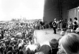 1990 годВыступление Уральского народного хора на сцене городской площади во время празднования первого юбилея города