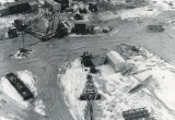 1980  Первая буровая скважина и жилгородок Ем-Еговского месторождения