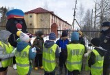 В Нягани сотрудники ГИБДД совместно с волонтерами, родителями и общественниками провели акцию «Пропусти пешехода». ФОТО