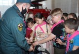 Воспитанники летнего лагеря при няганской школе №14 посетили 72 пожарно-спасательную часть. ФОТО 