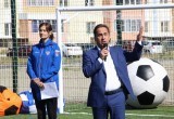В день рождения Нягани открыли новую игровую площадку с мини-футбольным полем «Точка притяжения». ФОТО