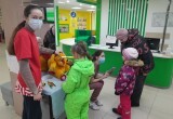Посетители Детской поликлиники Нягани учились правильно чистить зубы. ФОТО