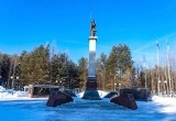 Няганцы возложили цветы к памятникам в День защитника Отечества