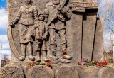 В Нягани торжественно открыли памятник Труженикам тыла. ФОТО