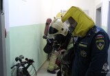 Сотрудники 4 пожарно-спасательного отряда провели пожарно-тактическое учение в 16-этажном доме в Нягани