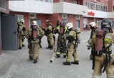 Сотрудники 4 пожарно-спасательного отряда провели пожарно-тактическое учение в 16-этажном доме в Нягани