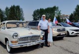 Порядка 30 машин присоединились к автопробегу в Нягани, посвященному Дню России. ФОТО
