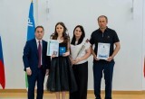 В Администрации Нягани поздравили выпускников-медалистов. ФОТО