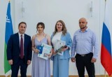 В Администрации Нягани поздравили выпускников-медалистов. ФОТО