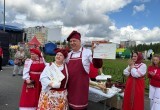 На праздновании Дня города Нягани блинопеки из Ялуторовска испекли метровые блины