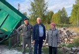 Депутат Думы Нягани Осман Имамерзаев оказал поддержку няганцам - доставил несколько партий колотых дров
