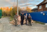 Депутат Думы Нягани Осман Имамерзаев оказал поддержку няганцам - доставил несколько партий колотых дров