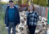 Депутат Думы Нягани Осман Имамерзаев оказал поддержку няганцам - доставил несколько партий колотых дров