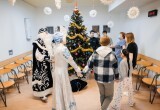 &laquo;Дед Мороз &ndash; единоросс&raquo; поздравил с наступающим Новым годом юных няганцев в Окружной больнице. ФОТО