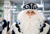 &laquo;Дед Мороз &ndash; единоросс&raquo; поздравил с наступающим Новым годом юных няганцев в Окружной больнице. ФОТО