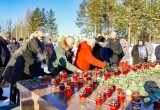 В годовщину начала СВО няганцы возложили цветы у Вечного огня