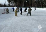 В 4 ПСО прошли соревнования по хоккею на валенках в память о командире отделения 130 ПСЧ