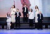 В Нягани на праздничном концерте ко Дню семьи выступили семейные дуэты и трио. ФОТО