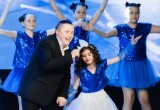 В Нягани на праздничном концерте ко Дню семьи выступили семейные дуэты и трио. ФОТО