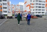 В Нягани проверяют безопасность детских площадок. ФОТО