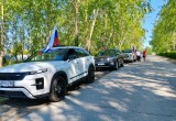 Более 30 машин присоединились в Нягани к автопробегу, посвященному Дню России