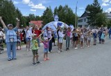 Для жителей микрорайона &laquo;Дорожник&raquo; в Нягани провели День добрососедства &laquo;Выходи гулять&raquo;. ФОТО