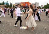 "Белая черёмуха" в Нягани: 357 выпускников шагнули в новую жизнь