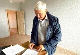 Новые квартиры для переселенцев из аварийного жилья в Нягани оценили местные депутаты. ФОТО