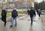 &laquo;Безопасность горожан &mdash; прежде всего&raquo;: депутаты Нягани осмотрели проблемные дороги. ФОТО