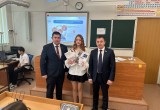 Депутат Евгений Данников вручил награды юным талантам Нижневартовска